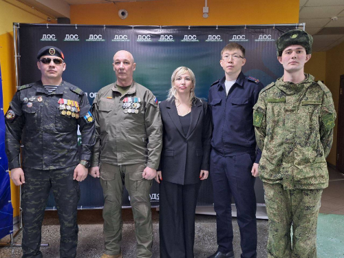 В рамках Всероссийской акции «Портрет героя» проекта #КиберЛюди состоялась встреча учащихся с участниками специальной военной операции